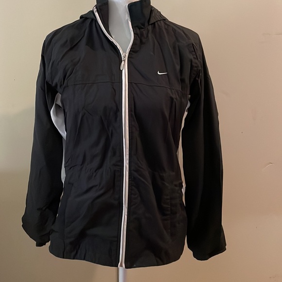 Nike Jackets & Blazers - NIKE Women Black/White Jacket Small